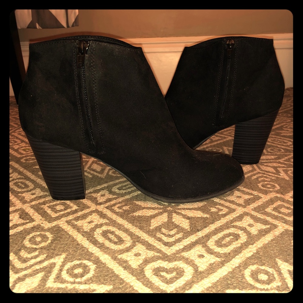 NEVER WON Black Ankle Booties